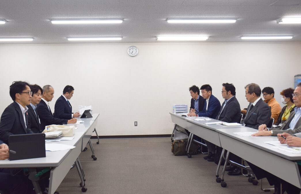 「会談の様子」