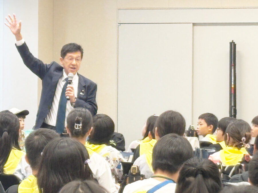 R7年　6月13日（金） 我孫子市第三小学校児童 国会見学