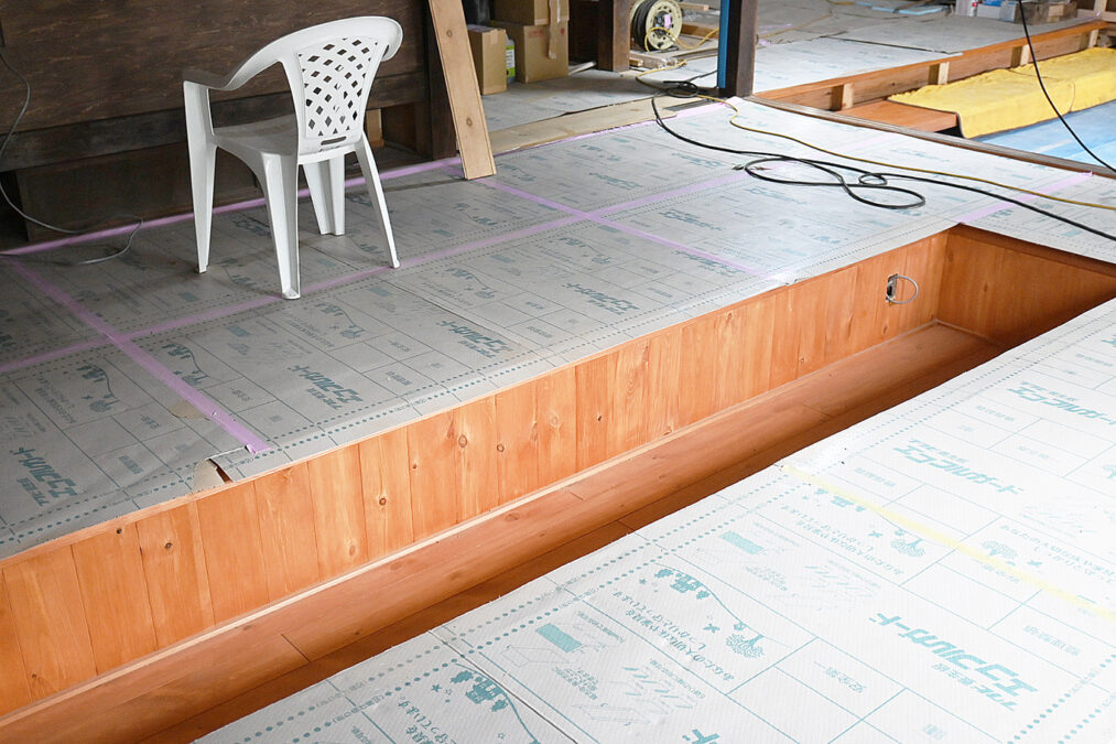 クラブハウス　リフォーム中（　サロン　ミーティングルーム）②