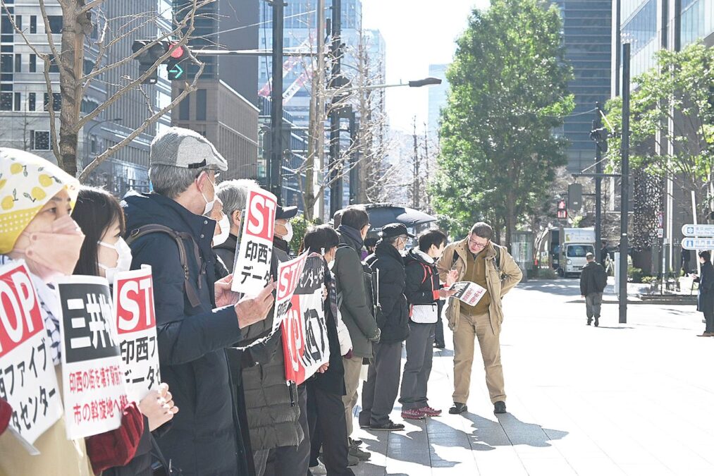 20260214_05_通行人からの質問に答える